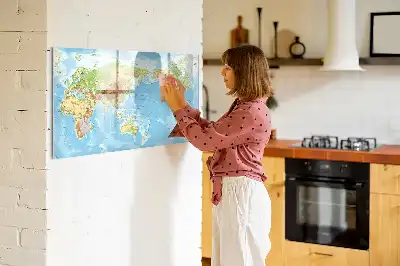 Glazen magneetbord met design van een fysieke wereldkaart