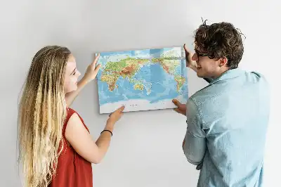 Glazen magneetbord met design van een fysieke wereldkaart