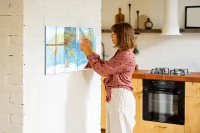 Glazen magneetbord met design van een fysieke wereldkaart