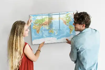Glazen magneetbord met design van een fysieke wereldkaart