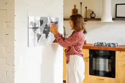 Beschrijfbaar glazen magneetbord met wereldkaart ontwerp in betonlook