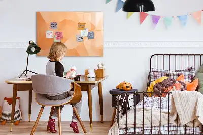 Beschrijfbaar glazen magneetbord met abstract driehoekdesign