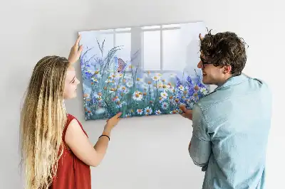Glazen magneetbord met design van een vlinder op een weide