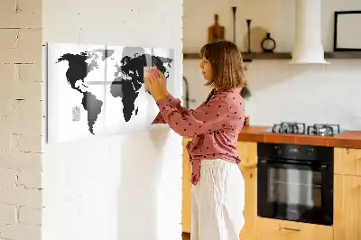 Beschrijfbaar glazen magneetbord met zwarte wereldkaart