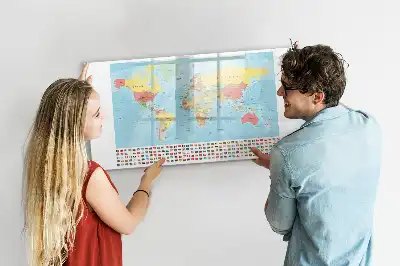 Glazen magneetbord met wereldkaart beschrijfbaar ontwerp van een geografische wereldkaart