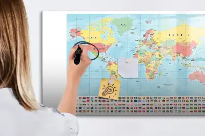 Glazen magneetbord met wereldkaart beschrijfbaar ontwerp van een geografische wereldkaart