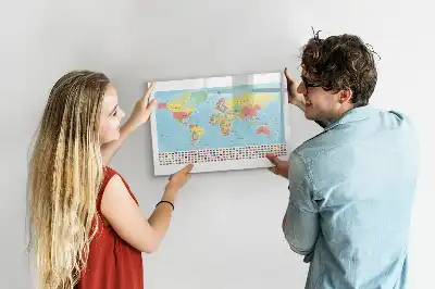 Glazen magneetbord met wereldkaart beschrijfbaar ontwerp van een geografische wereldkaart