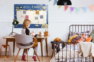 Magnetisch glazen memobord ontwerp met kosmische weekplanner