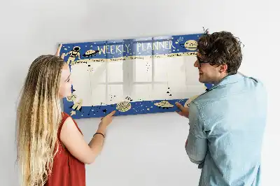 Magnetisch glazen memobord ontwerp met kosmische weekplanner