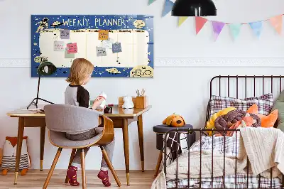 Magnetisch glazen memobord ontwerp met kosmische weekplanner