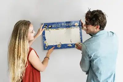 Magnetisch glazen memobord ontwerp met kosmische weekplanner