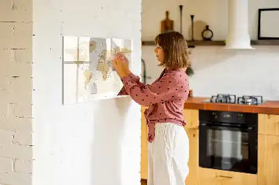 Politieke wereldkaart beschrijfbaar magneetbord van glas met design