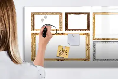 Beschrijfbaar glazen magneetbord met een gouden frame