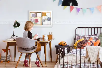 Beschrijfbaar glazen magneetbord met een gouden frame