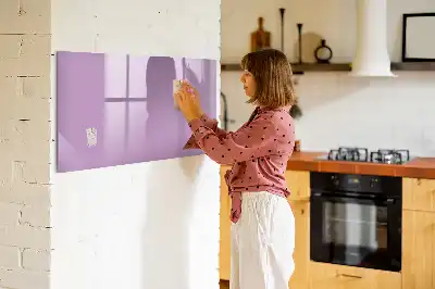 Beschrijfbaar glazen magneetbord in de kleur lila