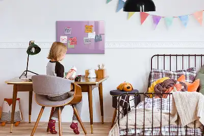 Beschrijfbaar glazen magneetbord in de kleur lila