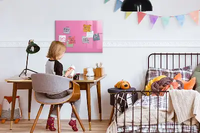 Beschrijfbaar glazen magneetbord in de kleur roze