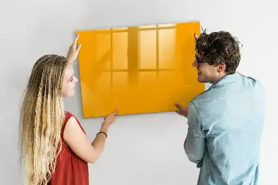 Beschrijfbaar glazen magneetbord in de kleur goudgeel