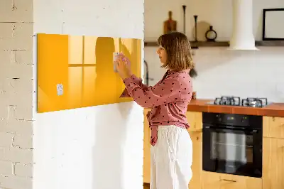 Beschrijfbaar glazen magneetbord in de kleur goudgeel