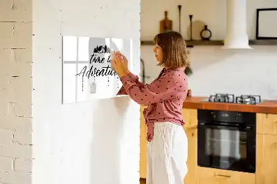 Beschrijfbaar glazen magneetbord met design Tijd voor avontuur