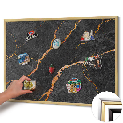Magnetisch bord met gouden lijst Versierd donker marmer