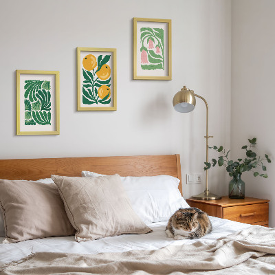Set van ingelijste schilderijen Minimalistische plantmotieven met vruchten en bladeren.