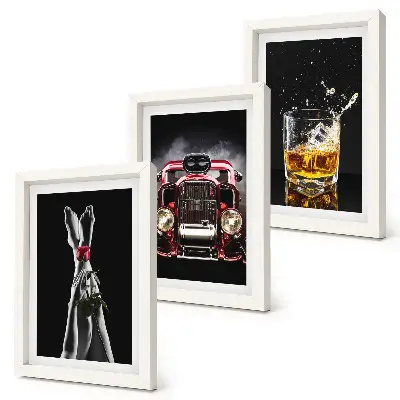 Set ingelijste schilderijen vrouwenbenen met een roos, een oude auto en een glas whisky