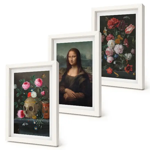 Gallery wall met vintage bloemen, schedel en Mona Lisa-portret van Leonardo da Vinci