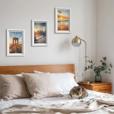 Set ingelijste schilderijen met stedelijk landschap, bruggen en zonsondergangen
