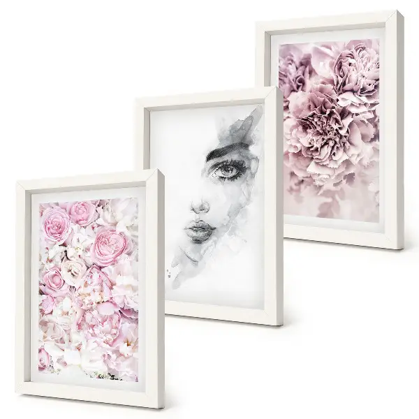 Gallery wall delicate pioenrozen en zwart-wit portret van een vrouw