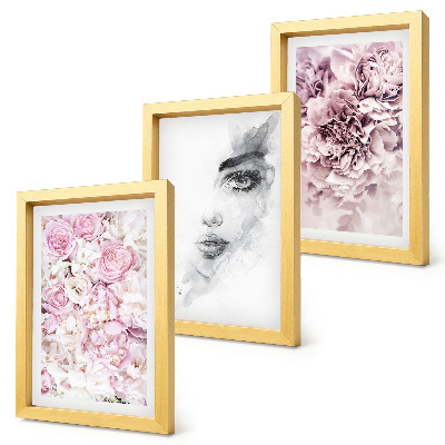 Gallery wall Delicate pioenrozen, zwart-wit portret van een vrouw