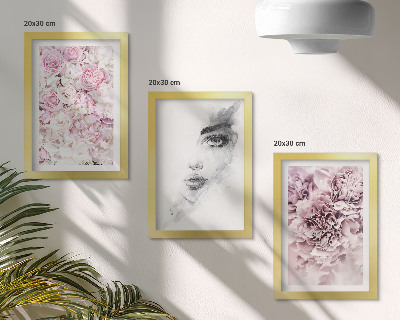 Gallery wall Delicate pioenrozen, zwart-wit portret van een vrouw