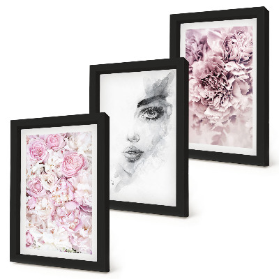 Gallery wall Delicate pioenrozen, zwart-wit portret van een vrouw