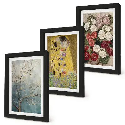 Set van ingelijste schilderijen met bloemen en bomen in de schilderstijl van De Kus van Gustav Klimt