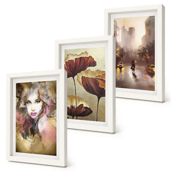 Set van ingelijste schilderijen abstract portret van een vrouw met bloemen en een stad in de regen