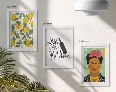 Set van ingelijste schilderijen wijnfles met citroenen en portret van Frida Kahlo