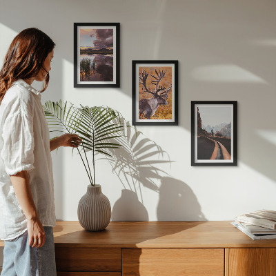 Gallery wall Berglandschappen met rendieren en een weg in de natuur