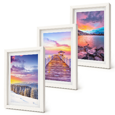Set van ingelijste schilderijen Winters berglandschap met een steiger aan het meer.