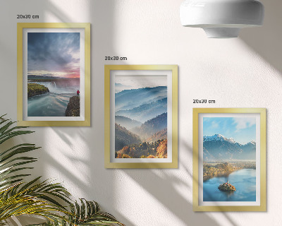 Gallery wall Schilderachtige berglandschappen en watervallen in de natuur.