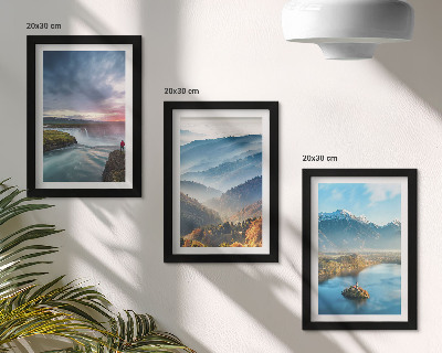 Gallery wall Schilderachtige berglandschappen en watervallen in de natuur.