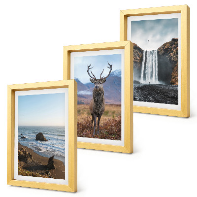 Gallery wall Berglandschap met een waterval, een hert en een strand.