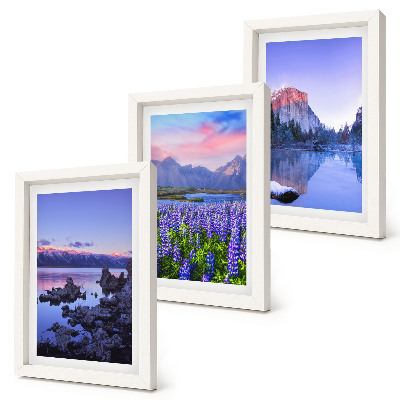 Set van ingelijste schilderijen Berglandschappen met water, lucht en een bloemenveld
