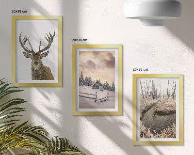 Set van ingelijste schilderijen Winterlandschap met een hertenhut en een beekje