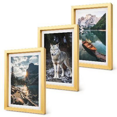 Gallery wall Bergen, meren en een wolf in een natuurlijke omgeving.