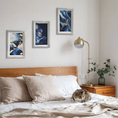 Set ingelijste schilderijen met abstracte, elegante patronen en accenten