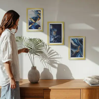 Set ingelijste schilderijen met abstracte, elegante patronen en accenten