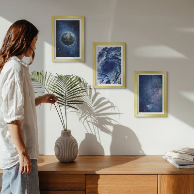 Gallery wall De aarde in de ruimte, een storm en een sterrenstelsel