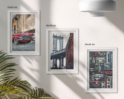 Gallery wall Een oude auto op straat vlakbij de Brooklyn Bridge en retro audioapparatuur.