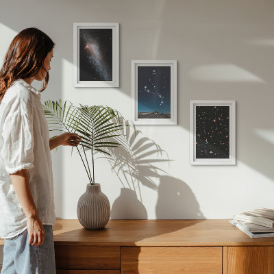 Set van ingelijste schilderijen Kosmische landschappen van sterrenstelsels en de sterrenbeelden van het sterrenbeeld Ram.