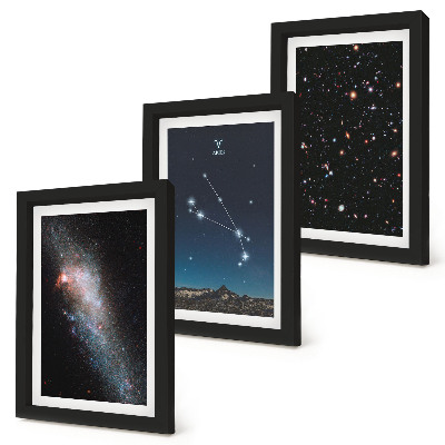Set van ingelijste schilderijen Kosmische landschappen van sterrenstelsels en de sterrenbeelden van het sterrenbeeld Ram.